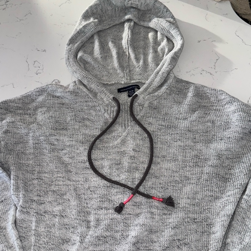 American Eagle light sweatshirt